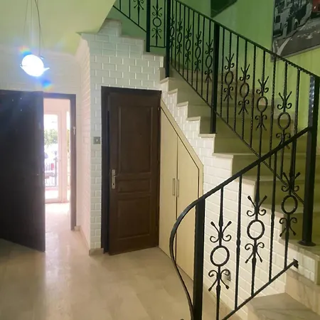 Long Family In Cyprus Villa *